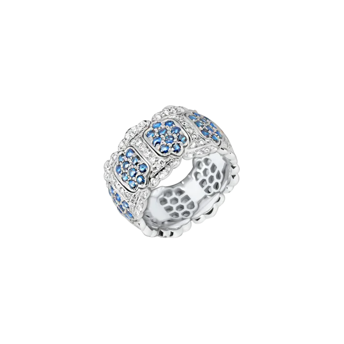 Inel din aur alb de 18kt cu diamante transparente si safire albastre. Disponibil pentru precomanda